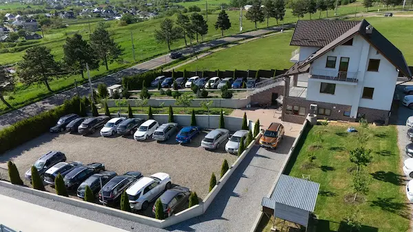 Parcare privata Palagheanu Air Park aproape de Aeroportul Suceava